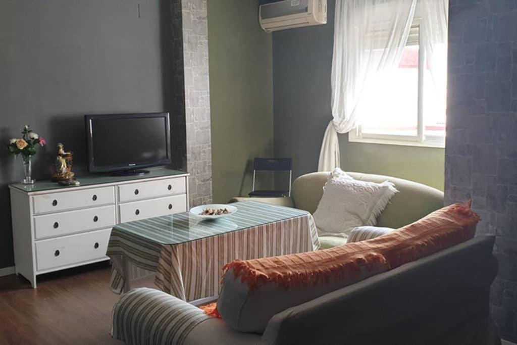 Sevilla ,Piso Completo En Buena Zona,Wifi Y Aparcamiento Extérieur photo